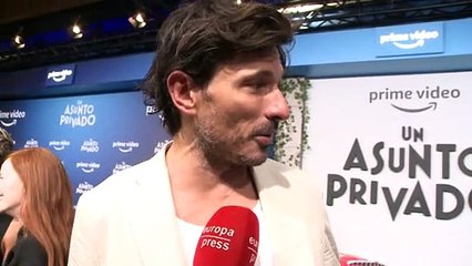 Andrés Velencoso niega estar en una relación con la modelo Valentina Hites