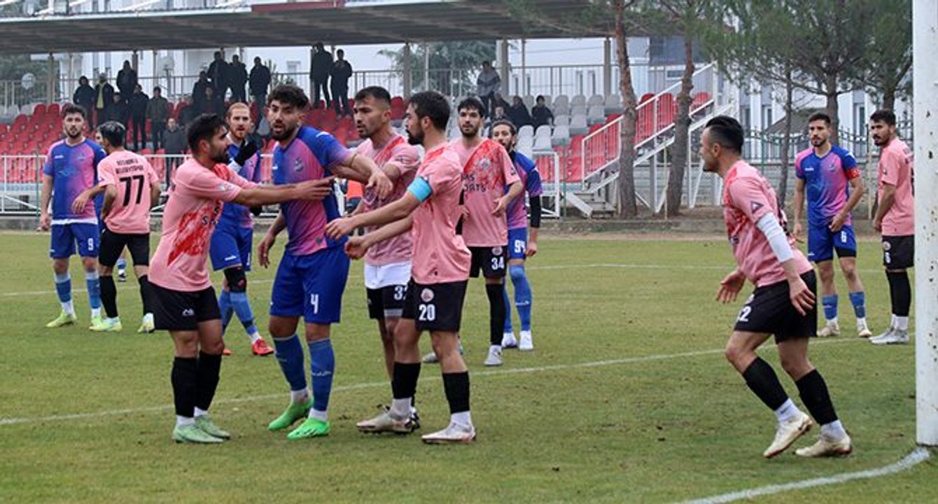 Amatör lig maçında berabere biten maç sonrası olay çıktı
