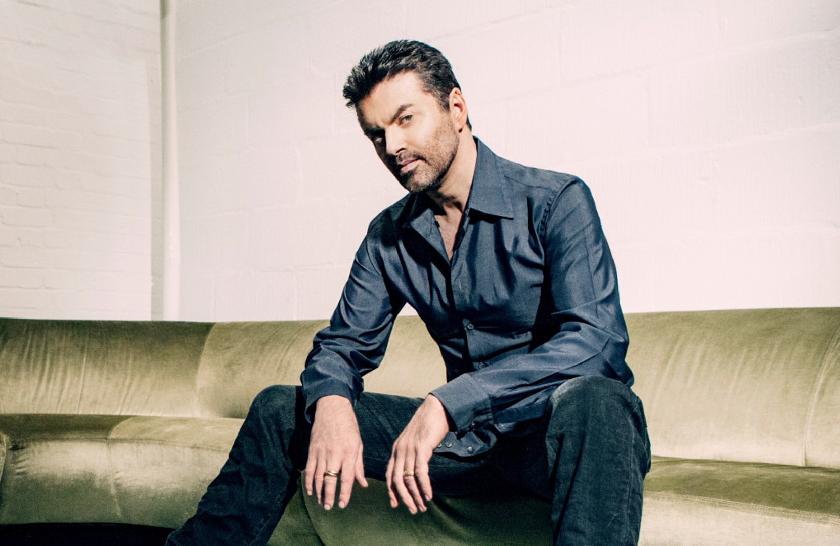 ⁣'It’s all good': George Michael ‘forgives Barry Manilow from beyond grave’