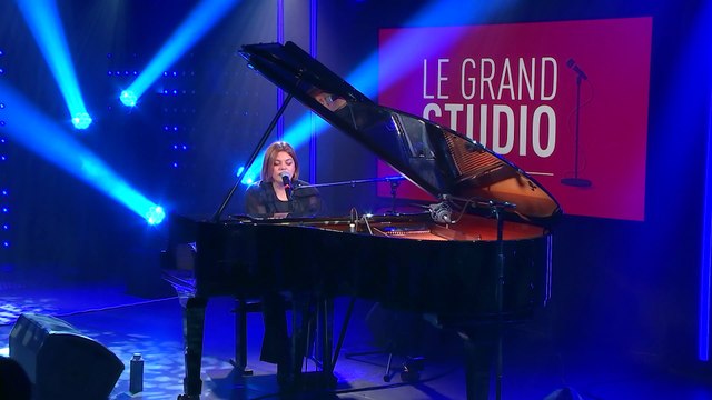 Louane - On était beaux (live) - Le Grand Studio RTL