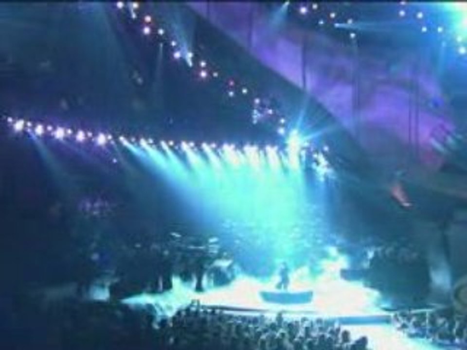 Christina Aguilera Beautiful Grammy 2004