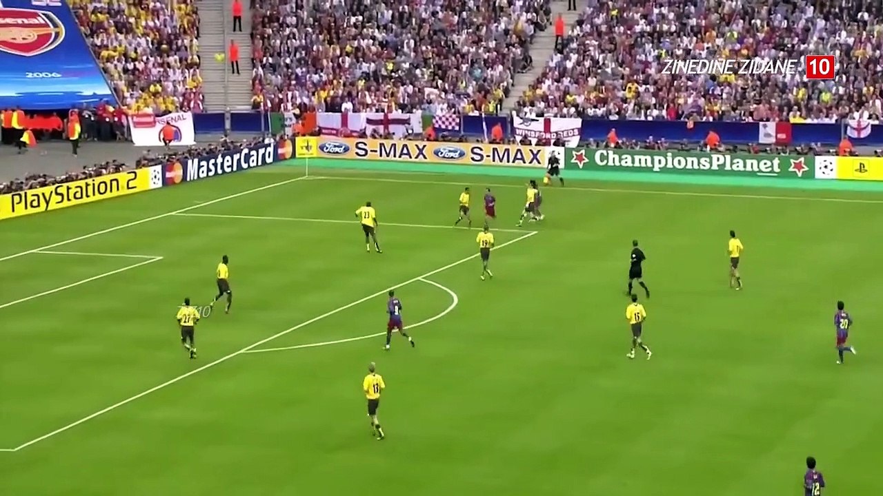 15 Times Ronaldinho Showed Something NEW to the World