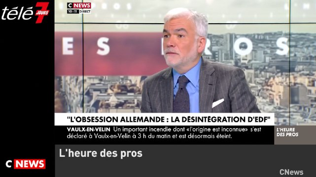 Zapping du 19/12 - Vous avez n'importe quoi : Pascal Praud recadre un chroniqueur de L'Heure des Pros