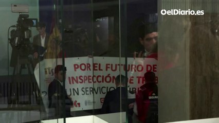 Sindicatos de la Inspección de Trabajo irrumpen con una protesta en la rueda de Yolanda Díaz