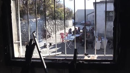 Tarım işçisi ailenin ev ve otomobili yangında kullanılamaz hale geldi