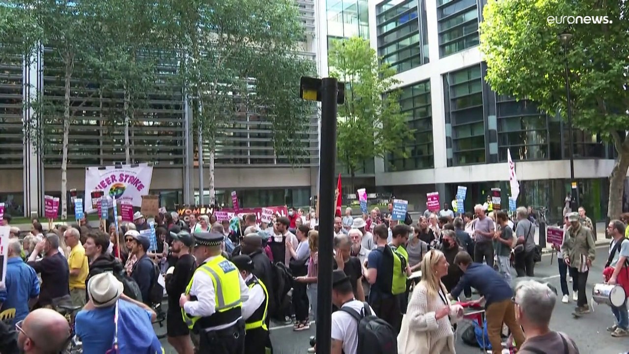 High Court rules UK plan to send asylum seekers to Rwanda is legal