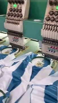La nueva camiseta de la Selección Argentina con las tres estrellas tras ganar el Mundial de Qatar 2022