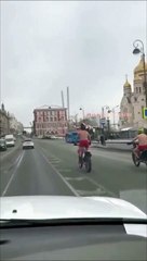 Double gamelle à vélo... en mode Dumb et dumber