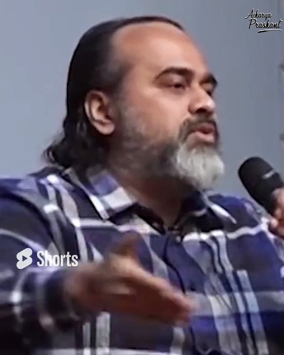 Woman, why can't you walk out? || Acharya Prashant