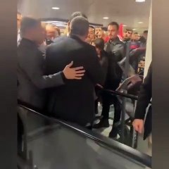 Mustafa Sarıgül, yürüyen merdivenleri tıkadı!