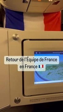 Coupe du monde - Regardez le pilote de l'avion s'adresser aux Bleus lors de leur atterrissage à Roissy-Charles-de-Gaulle