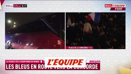Les Bleus dans le bus, direction la Concorde - Foot - CM 2022