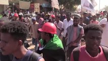Sudan'da Aralık Devrimi'nin 4. yılında binlerce kişi sivil yönetim için sokaklara çıktı