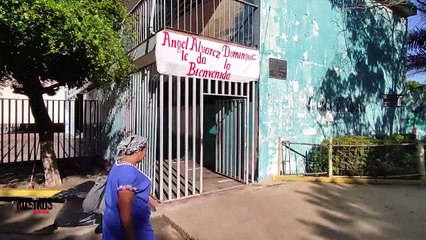 Aulas de clases en deterioro - Rostros de la Crisis