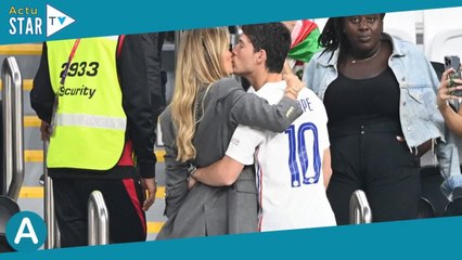 Didier Deschamps : Sa ravissante belle-fille Mathilde ventre à l'air et in love de Dylan, le couple