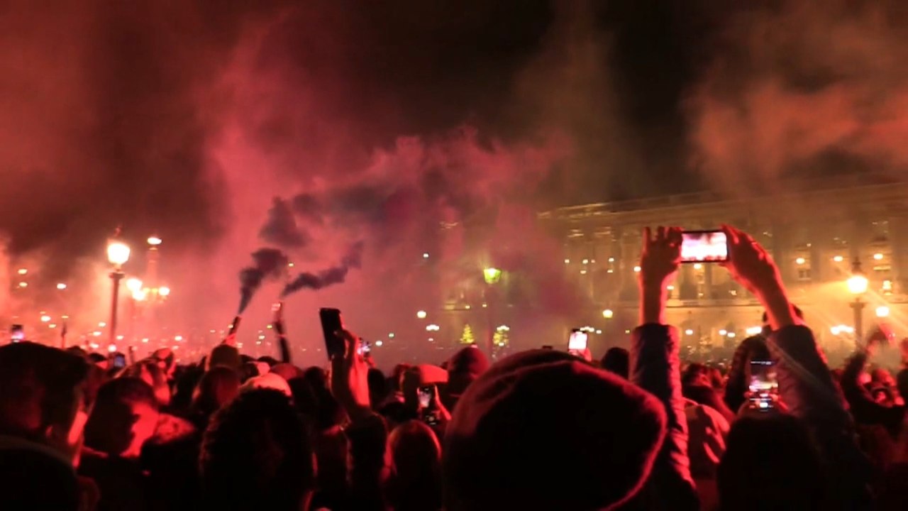 Los franceses reciben orgullosos a sus "Bleus" a pesar de la derrota