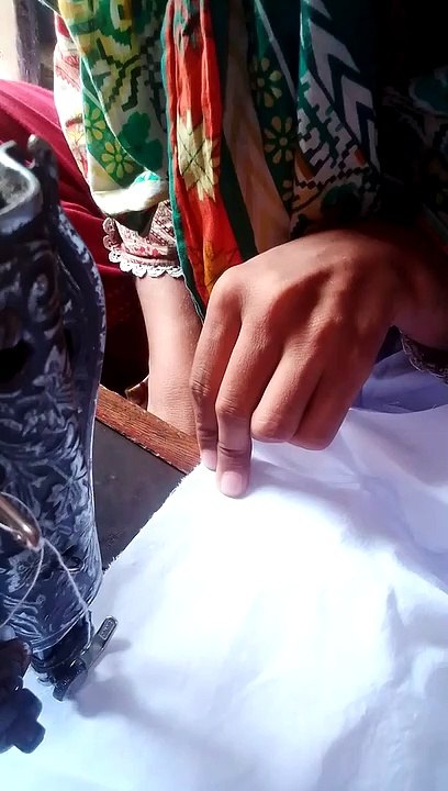How_to_sew_in_a_straight_line_on_a_sewing_machineمشین سے کپڑے پرسیدھی سلائی لگانے کا طریقہ۔