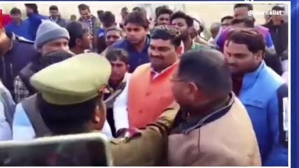 अमरोहा:ग्राम सचिव व प्रधान के बीच हुई मारपीट,लगाया जाम