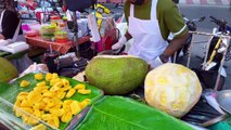 Skilled Jackfruit cutting _ Thai Bangkok street food