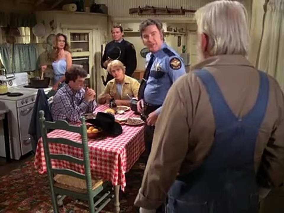 Ein Duke kommt selten allein S01E12-Dollarnoten im Kiefernsarg