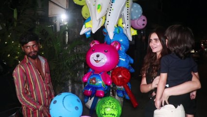 अर्जुन रामपाल की गर्लफ्रेंड गैब्रिएला बेटे अरिक के साथ डिनर करने पहुंची