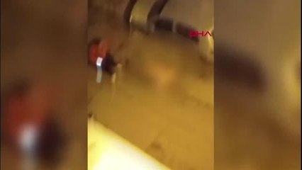 İSTANBUL-OĞLUNA TECAVÜZ ETMEKLE SUÇLADIĞI ADAMI ÇIRILÇIPLAK SOYUP DÖVDÜ