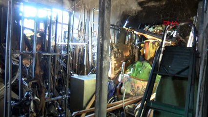 Ali Poyrazoğlu Tiyatrosu'na ait depo yandı