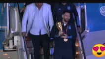 لحظة تاريخية في حياة ميسي وهو يحمل كأس العالم