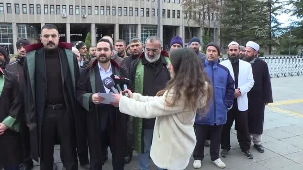 Hz. Muhammed'e hakaret ettiği öne sürülen öğretim görevlisine suç duyurusu