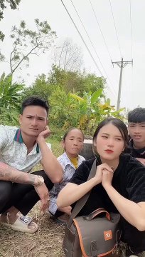 Clip: Phản ứng của Bà Tân Vlog khi bị nói “mặt đơ cứng sau khi tân trang nhan sắc”
