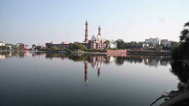 BHOPAL- Hindistan'da yapımı yaklaşık 100 yıl süren Taj-ul Mescidi