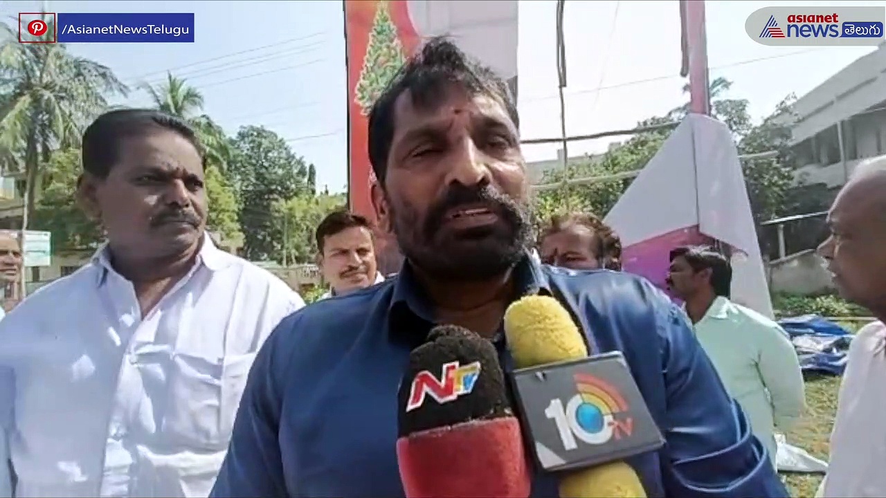 వైసిపి ఎంపీ బాలశౌరి ప్లెక్సీ ధ్వంసం... అందుకే చించేసాడట..!