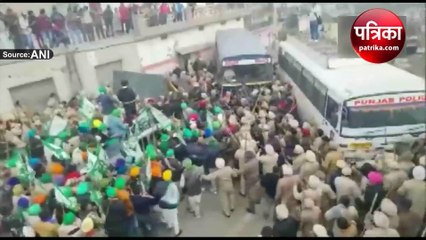 फिरोजपुर के जीरा में शराब फैक्ट्री के विरोध में धरने पर बैठे किसानों पर लाठीचार्ज