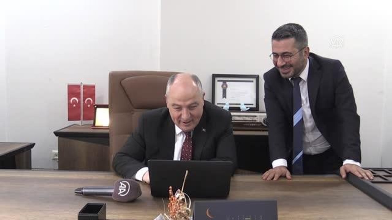 Kahramanmaraş Valisi Coşkun, AA'nın "Yılın Fotoğrafları" oylamasına katıldı