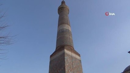 Selçuklular döneminden günümüze kalan cami dimdik ayakta