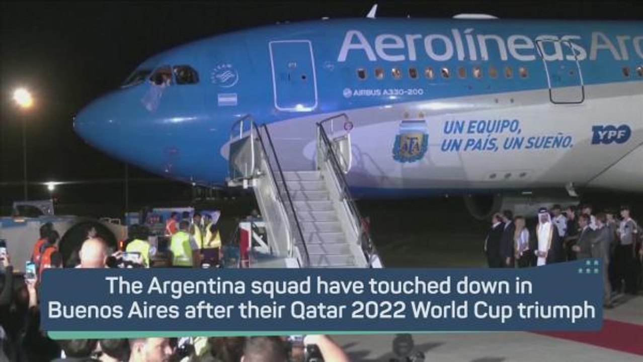 Argentina squad given heroes welcome on return to Buenos Aires
