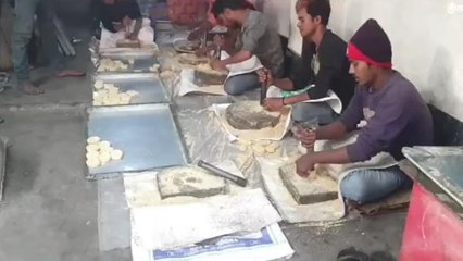 वैशाली: मकर संक्रांति पर्व को लेकर व्यवसायों ने बनाना शुरू किया तिलकुट मिठाई