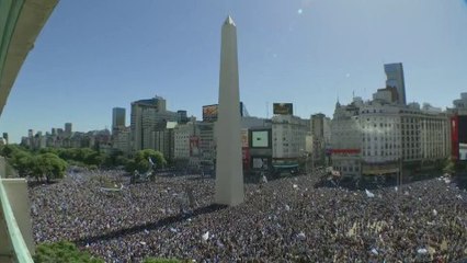 LIVE - L'effervescence à Buenos Aires pour le retour des champions du monde