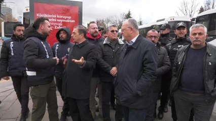 Sendikaların TBMM Önünde Yüzde 2 Baraj Teklifi Protestosuna Polis İzin Vermedi.