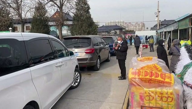 Crematorios saturados en China ante incremento de casos de covid