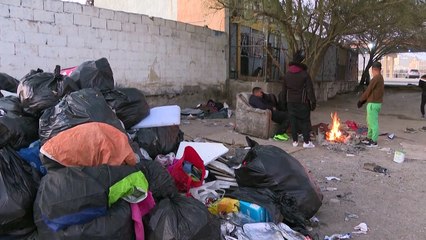 "Es una burla", dicen venezolanos que esperan en la frontera de EEUU