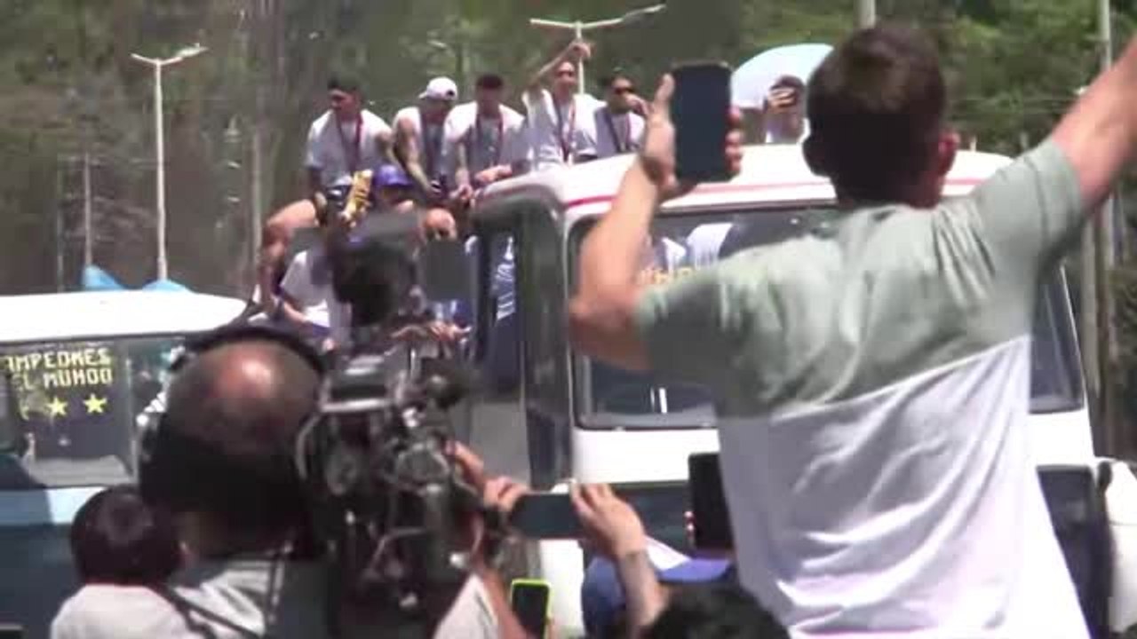 Messi und Co. starten mit Parade in Buenos Aires