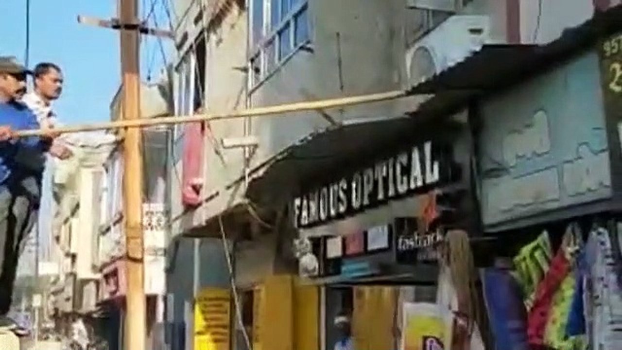 दाहोद में चाइनीज धागे में फंसे कबूतर को बचाया