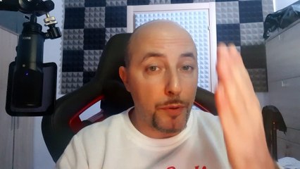 Amici, lacrime facili per Angelina Mango subito dopo la sorpresa del padre