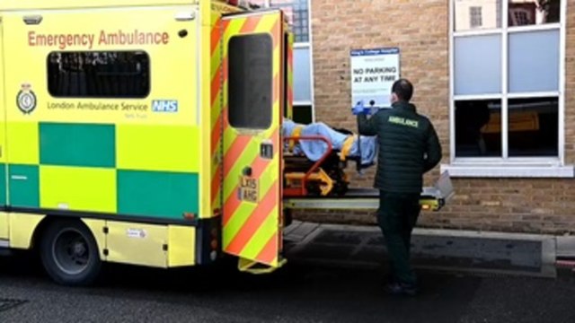 Londres pide evitar actividades de riesgo durante huelga de ambulancias