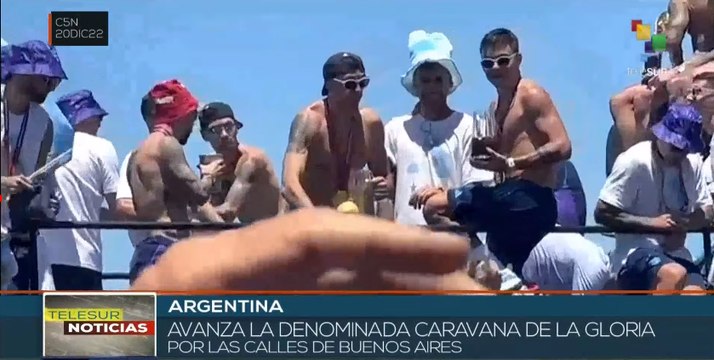 teleSUR Noticias 15:30 20-12: Argentinos acompañan caravana de la victoria de la selección de fútbol