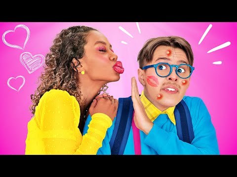 Fille POPULAIRE amoureuse d'un INTELLO - Mauvais VS Bon élève | Histoire d'amour par La La L'r