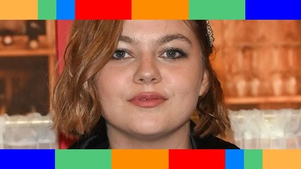 Louane en t-shirt Johnny Hallyday pour Noël : le secret derrière sa tenue dévoilé