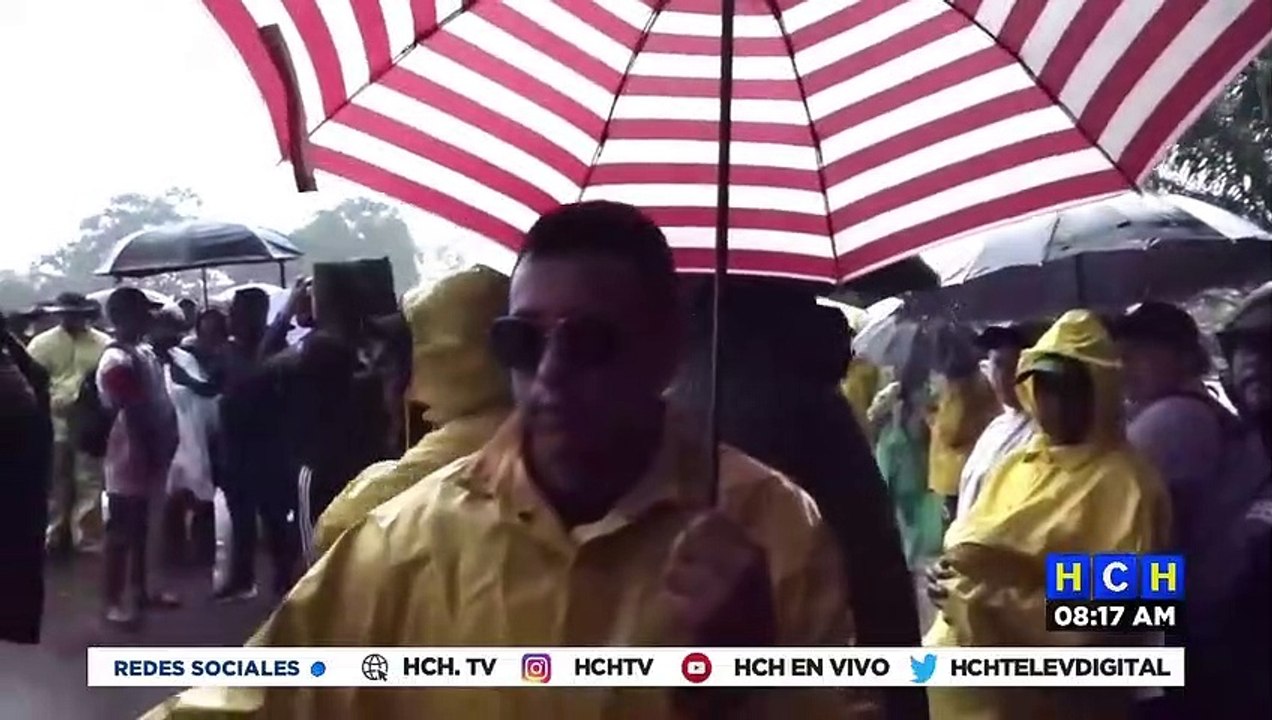 ¡En protesta contra invasiones! Empleados de Dinant bloquean puente sobre río Lean