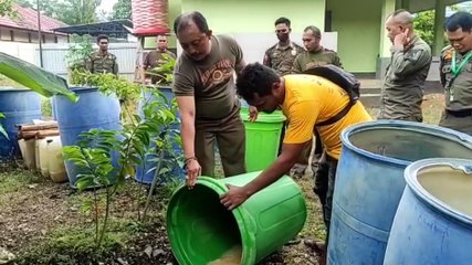 Ratusan Liter Tuak di Guntung Manggis Dimusnahkan Pemilik Sendiri, Dibeli dari Daerah Tala